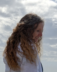 Aisling, aka Eibhlin, at Dunedin Florida beach, 2021